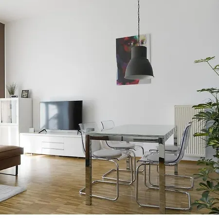 Verkehrsguenstiges Luxus Mit Garten, Terrasse & Parkplatz * Fürth